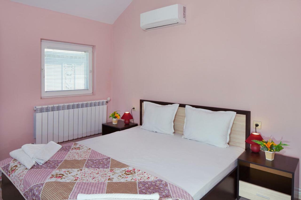 Feniks Apartments Nesebar Exterior photo